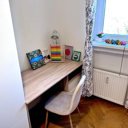 Apartment Renovated In Center, 3 Bedrooms, Lift