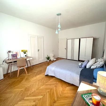 Renovated In Center, 3 Bedrooms, Lift Apartment *